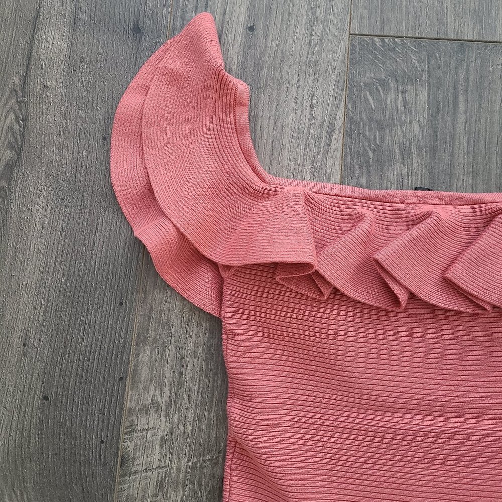 Body Contour Ruffle Off Shoulder Sweater Top - Picture 5 of 16